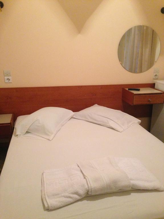 Noufara Hotel Kamena Vourla Room photo