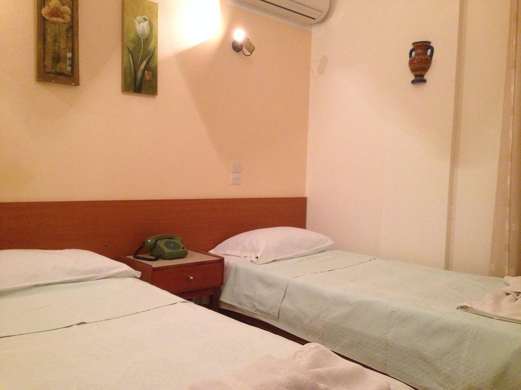 Noufara Hotel Kamena Vourla Room photo
