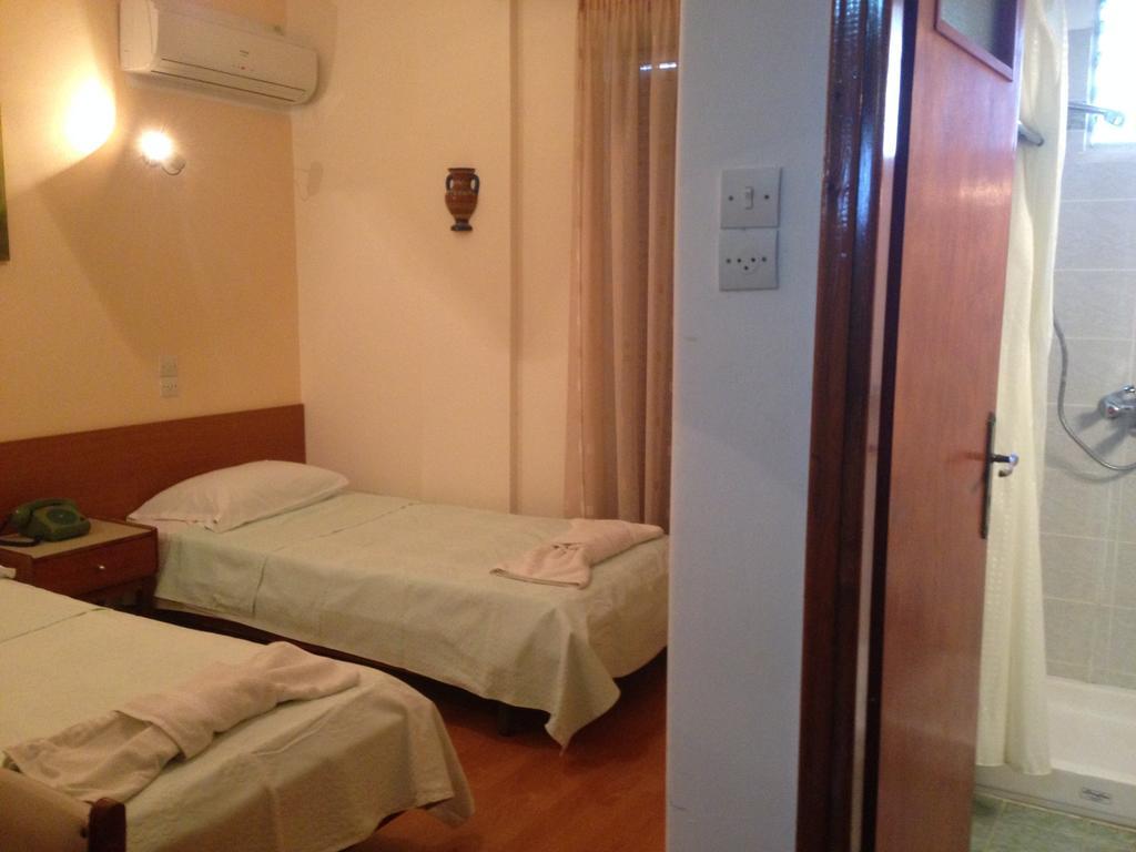 Noufara Hotel Kamena Vourla Room photo